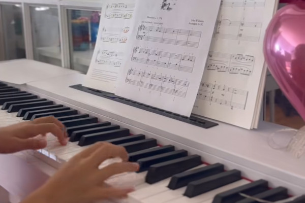 Piano lesson moment 4